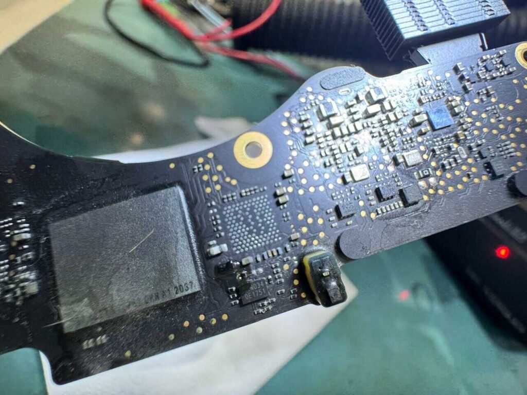Circuito CD3217 no MacBook Air M2